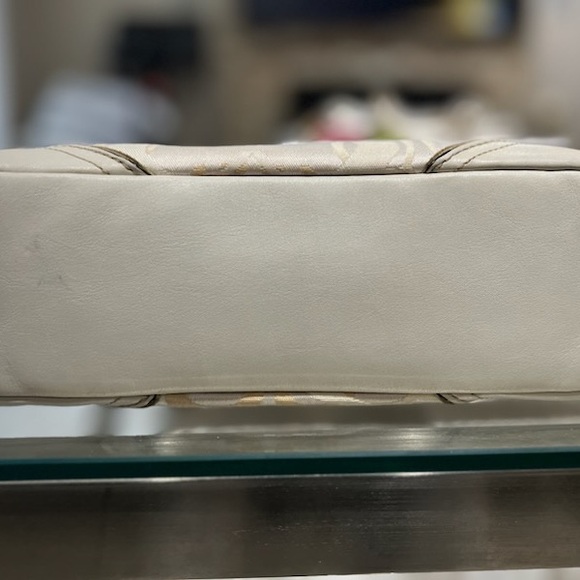 COACH Chelsea Optic Signature Handbag - Picture 4 of 8